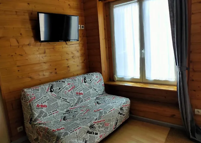 Agreable De 48 M² En Rdc 라루브불