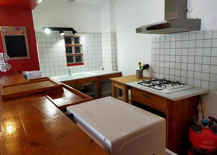 Agreable De 48 M² En Rdc 아파트 라루브불