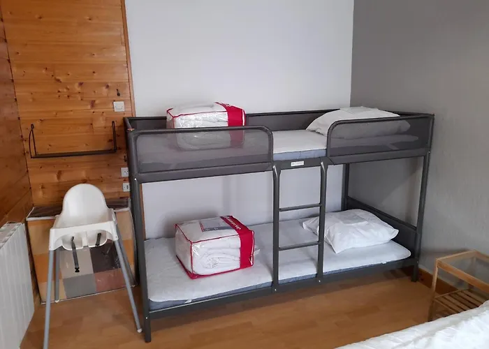 Agreable De 48 M² En Rdc 아파트 라루브불