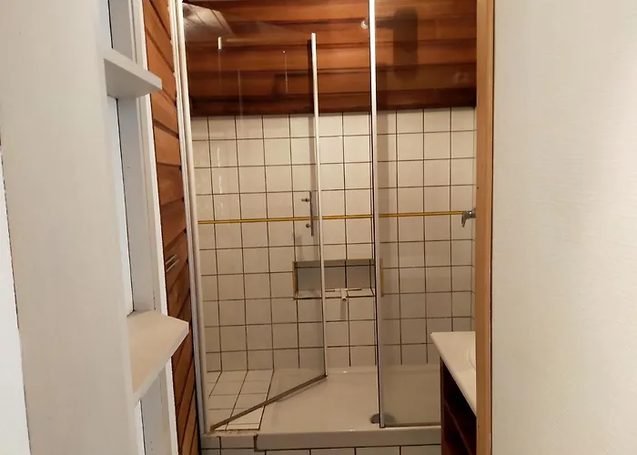 Agreable De 48 M² En Rdc * 라루브불